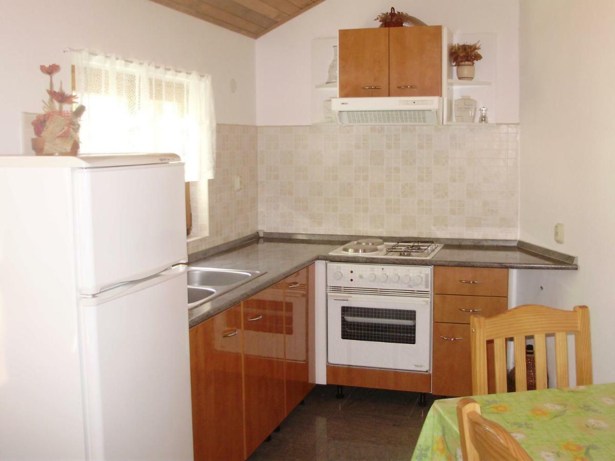 מאלי לוסיניי Apartman Kristina And Free Parking מראה חיצוני תמונה